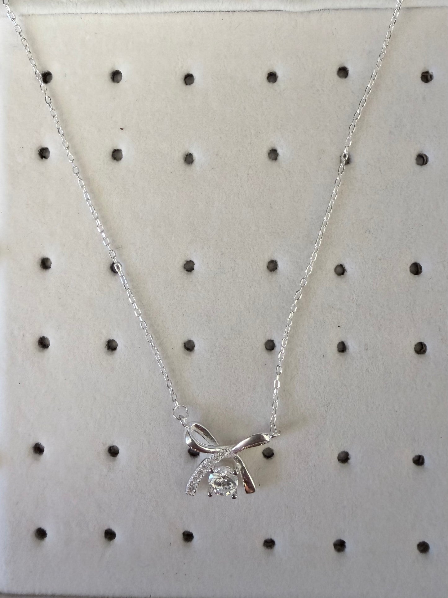 Collar lazo con circon- plata 925