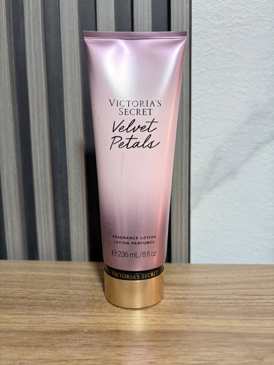Victoria Secret Velvet Petals Loción 236 ml
